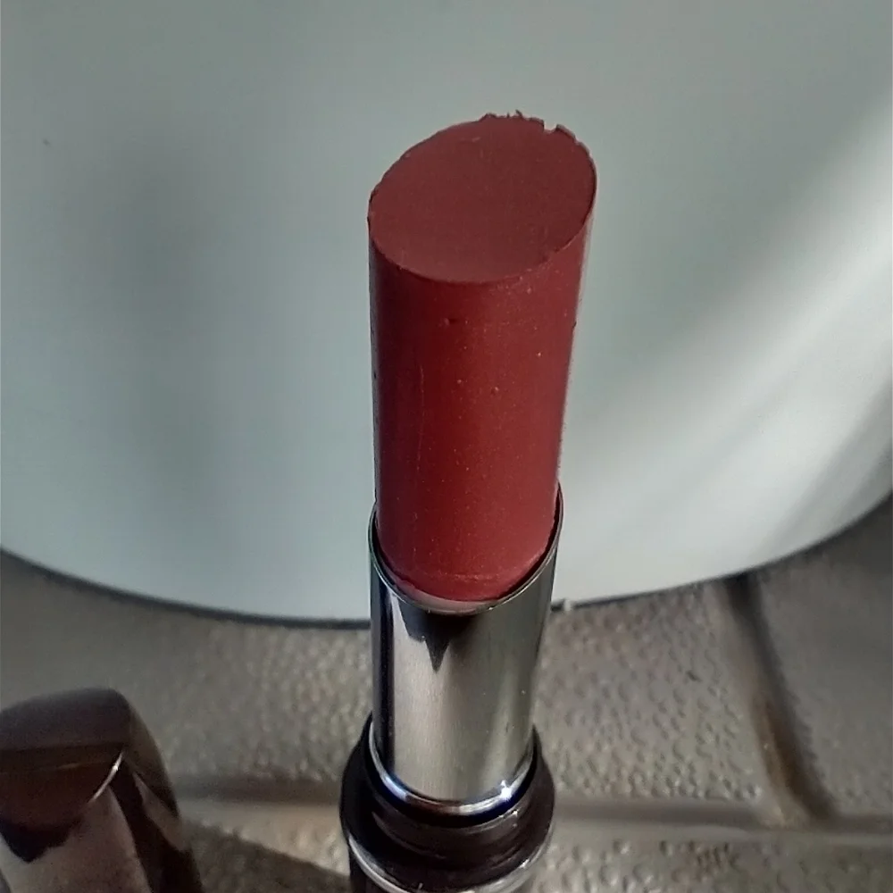 Volume xl seduction plumping lip color 140 petal a